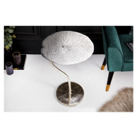 Estila Art-deco stylový příruční stolek Zapalota z kovu ve tvaru listu ve stříbrné barvě 40cm