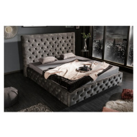 Estila Luxusní chesterfield manželská postel Kreon s tmavě šedým sametovým potahem as vysokým če