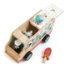 Dřevěné auto se zmrzlinou Penguin's Gelato Van Tender Leaf Toys s tučňákem a zmrzlinou od 18 měs