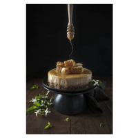 Fotografie Baklava cheesecake and honey comb, Diana Popescu, 26.7 × 40 cm