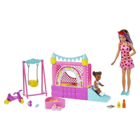 Mattel barbie® skipper™ chůva se skákacím hradem, hhb67