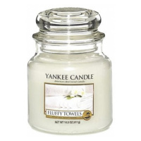 YANKEE CANDLE Classic střední Fluffy Towels 411 g