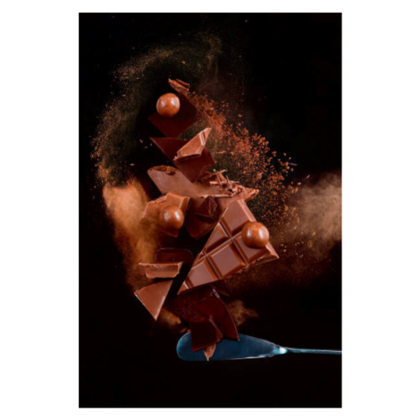 Fotografie Broken chocolate pieces balancing on a, Dina Belenko Photography, 26.7x40 cm
