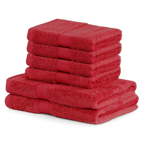 Červené ručníky a osušky