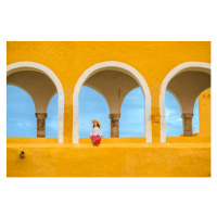 Fotografie Woman sitting outside the Izamal Monastery,, © Marco Bottigelli, 40 × 26.7 cm