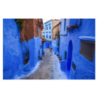 Fotografie Woman in typical moroccan clothing, walking, komyvgory, 40 × 26.7 cm