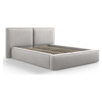 Světle šedá čalouněná dvoulůžková postel s úložným prostorem a roštem 140x200 cm Arendal – Cosmo
