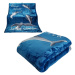 Teplá deka modré barvy s motivem delfínů