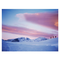 Fotografie Group Snowshoeing in Snow, David Trood, 40 × 30 cm