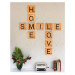 Hanah Home Nástěnná dekorace Scrabble 15 cm hnědá