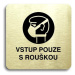 Accept Piktogram "vstup pouze s rouškou" (80 × 80 mm) (zlatá tabulka - černý tisk bez rámečku)