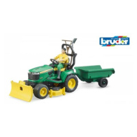 Bruder Traktor John Deere s přívěsem a zahradníkem, 17,5 x 19 x 30 cm