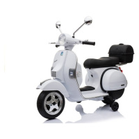 mamido  Dětský elektrický skútr Vespa bílá