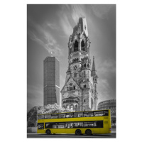 Fotografie BERLIN Kaiser Wilhelm Memorial Church with bus | colorkey, Melanie Viola, (26.7 x 40 