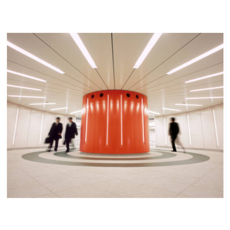 Umělecká fotografie Businessmen walking in circles, Tokyo, Japan, EschCollection, (40 x 30 cm)