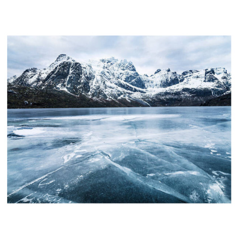 Fotografie Frozen water and mountain range on background, Johner Images, 40x30 cm