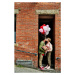 Fotografie Couple kissing in doorway while on, Thomas Barwick, 26.7 × 40 cm