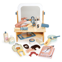 Dřevěný kadeřnický salon pro panenku Hair Salon Tender Leaf Toys s otočným zrcadlem a 18 doplňky