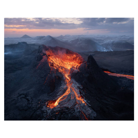 Umělecká fotografie Aerial view of volcano crater lava, Uldis Knakis / 500px, (40 x 30 cm)