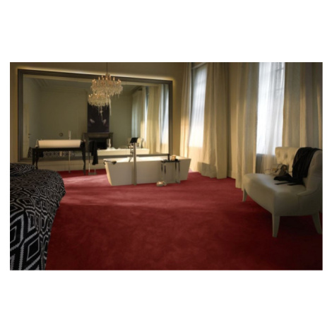 Metrážový koberec OMPHALE červený