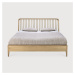 Dubová designová postel Spindle s žebrovaným čelem, 180 x 200 cm, světlá - Ethnicraft