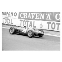 Fotografie Phil Hill driving the sharknose ferrari, 1962, 40 × 26.7 cm