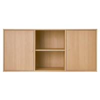 Nízká závěsná komoda v dekoru dubu v přírodní barvě 133x61 cm Mistral – Hammel Furniture