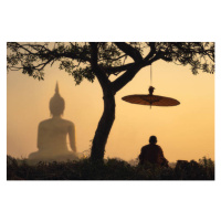 Fotografie Monk maditation with Big buddha of, Chadchai Ra-ngubpai, 40x26.7 cm