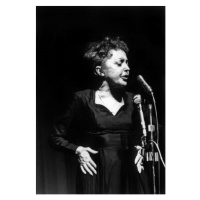 Fotografie Edith Piaf on Stage, Paris, 1962, 26.7 × 40 cm