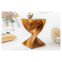 Estila Designový příruční stolek Salian z masivního lakovaného dřeva v tmavě hnědé barvě v atypi