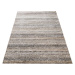 Kvalitní koberec s abstraktním vzorem v přírodních odstínech