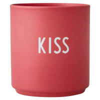 Červený porcelánový hrnek Design Letters Kiss, 300 ml