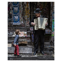 Fotografie The Busker and the Boy, Vince Russell, 30 × 40 cm