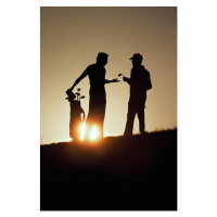 Umělecká fotografie Silhouetted Golfers Discussing Strategy, Steve Chenn, (26.7 x 40 cm)