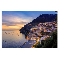 Fotografie Twilight view of  Positano, Yereum Kim, 40 × 26.7 cm