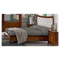 Estila Masivní manželská postel Carpessio v klasickém stylu na nožičkách s čalouněným prošívaným