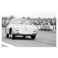 Fotografie Fritz Hahnl Jr in a Porsche 356B Carrera, 40 × 26.7 cm