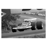 Fotografie John Surtees' debut of the brand-new Formula 1 Surtees TS7 car, 40 × 26.7 cm