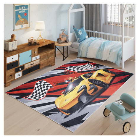 Dětský koberec s motivem závodního auta
