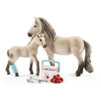 Schleich Set hříbě a islandská klisna s lékárničkou