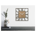 Dřevěné nástěnné hodiny ve tvaru čtverce v šedé barvě