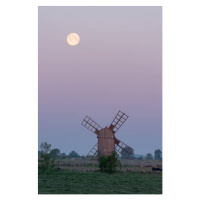Umělecká fotografie Old Windmill with the moon, Mats Brynolf, (26.7 x 40 cm)