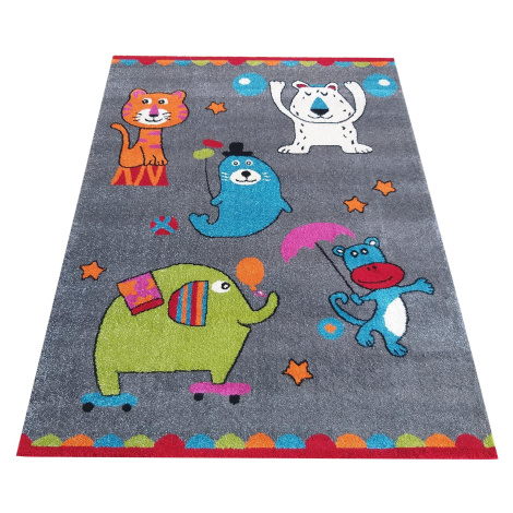 Moderní koberec do dětského pokoje s dokonalým motivem zvířátek