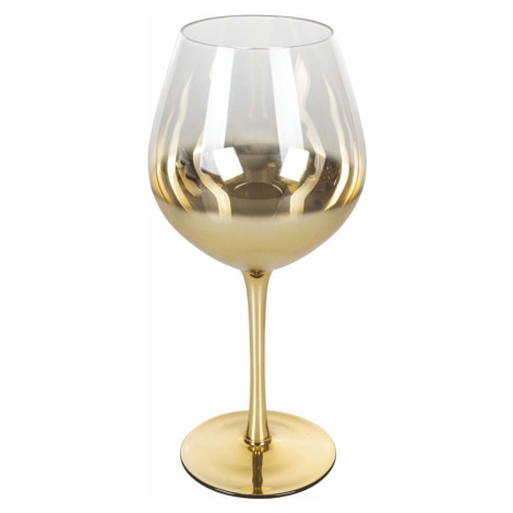 Zlaté sklenice na víno